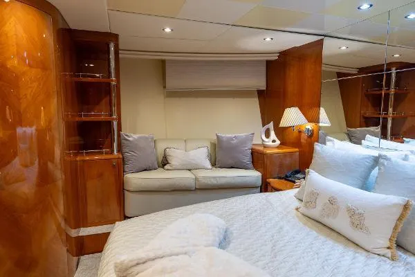  Yacht Photos Pics VIP Stateroom lower level forward