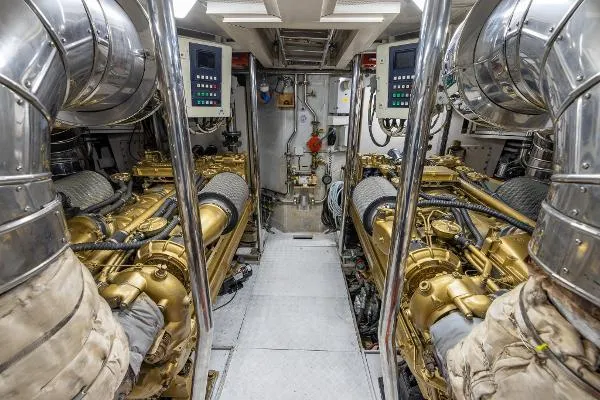  Yacht Photos Pics Engine room looking aft
