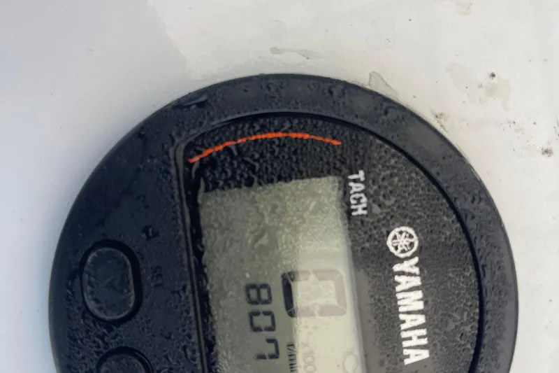  Yacht Photos Pics Yamaha tachometer on a 2002 Fountain 38 CC Tournament Edition boat, displaying 807 hours.