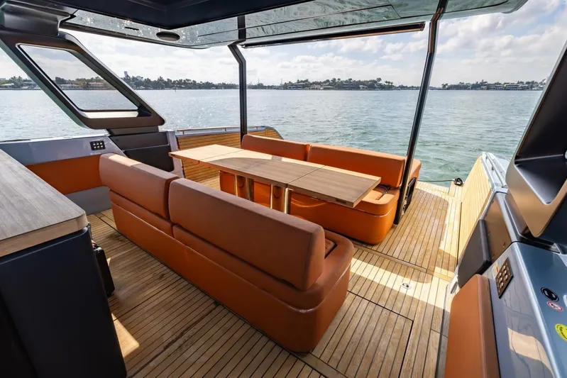 Bella Yacht Photos Pics 2022 Cranchi A46 - Image 15