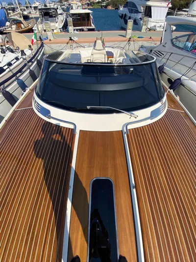  Yacht Photos Pics WhatsApp Image 2025-09-17 at 10.23.57 (10).jpeg