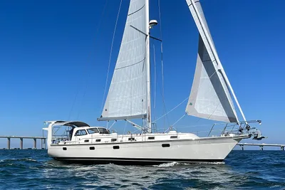 Island Packet 439