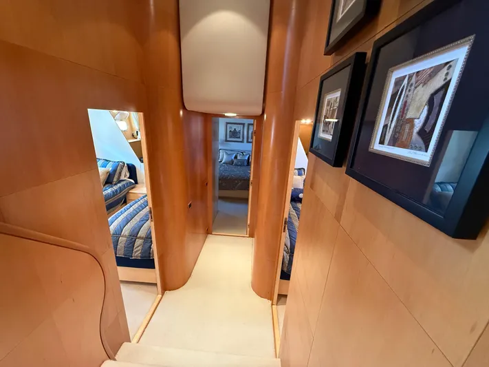 Arrivederci IV Yacht Photos Pics 