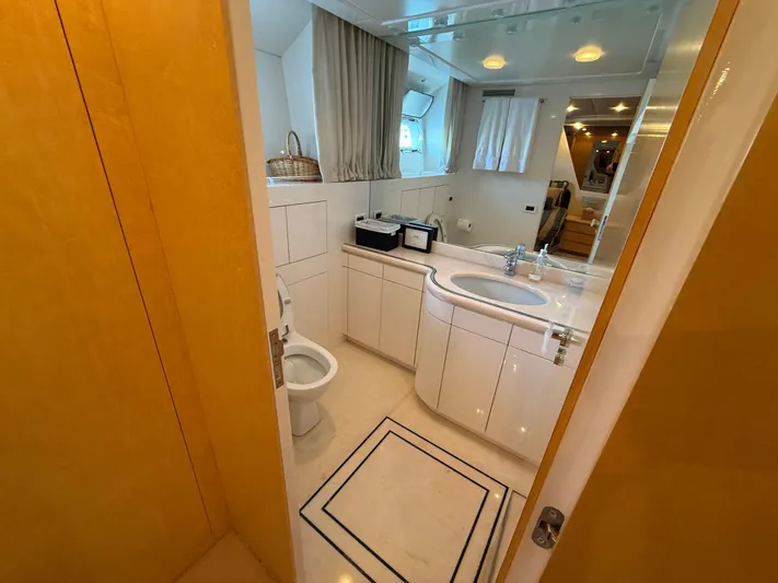 Arrivederci IV Yacht Photos Pics 