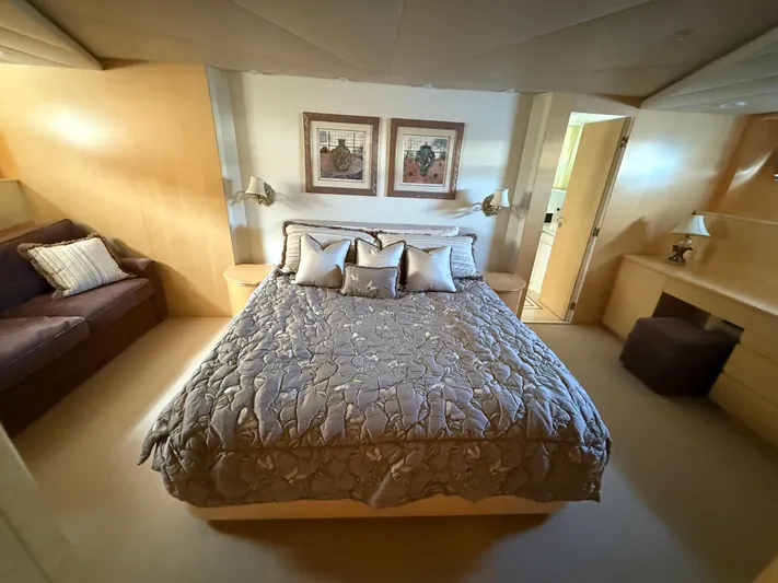 Arrivederci IV Yacht Photos Pics 