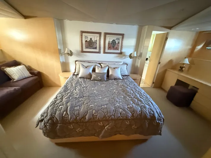 Arrivederci IV Yacht Photos Pics 