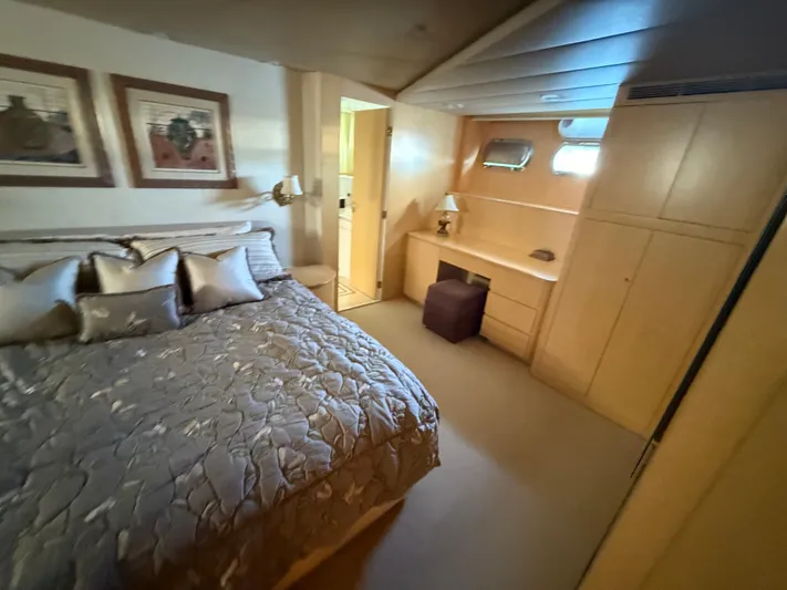 Arrivederci IV Yacht Photos Pics 