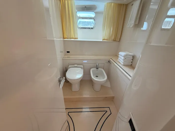 Arrivederci IV Yacht Photos Pics 