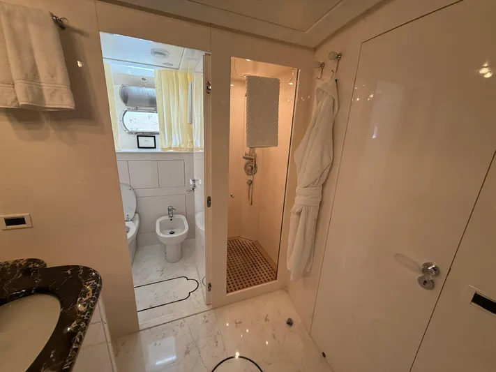 Arrivederci IV Yacht Photos Pics 