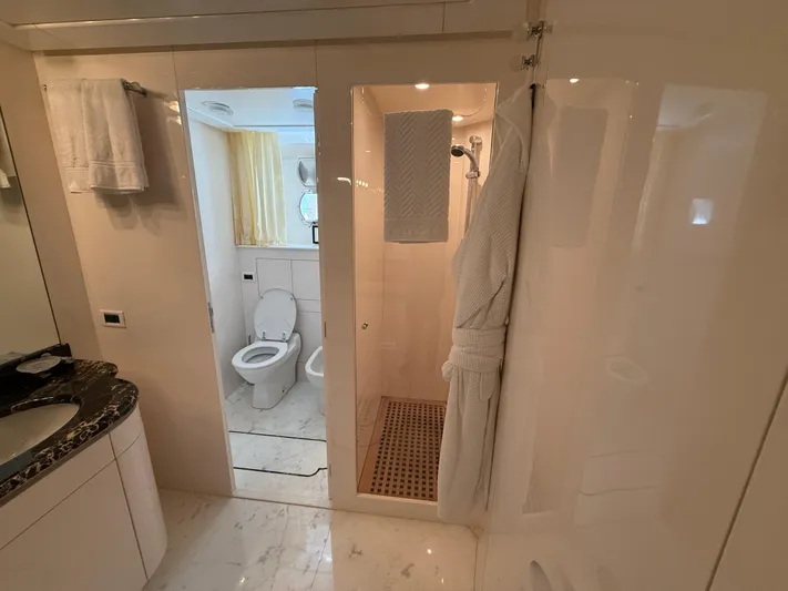 Arrivederci IV Yacht Photos Pics 