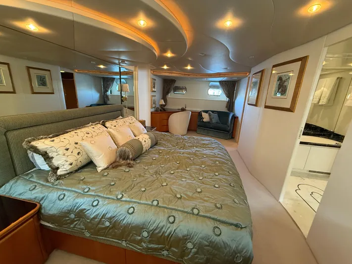 Arrivederci IV Yacht Photos Pics 