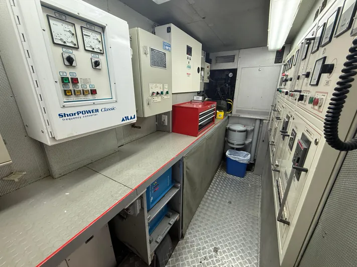 Arrivederci IV Yacht Photos Pics 