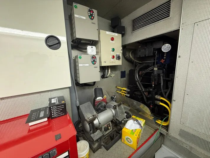 Arrivederci IV Yacht Photos Pics 