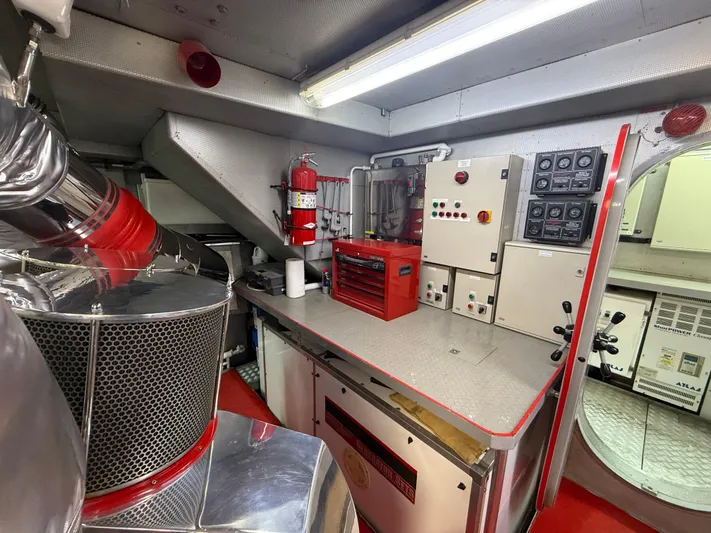 Arrivederci IV Yacht Photos Pics 