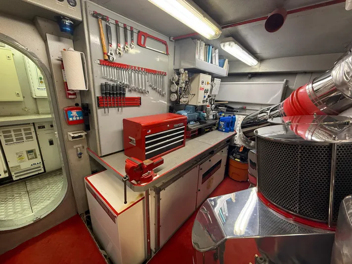 Arrivederci IV Yacht Photos Pics 