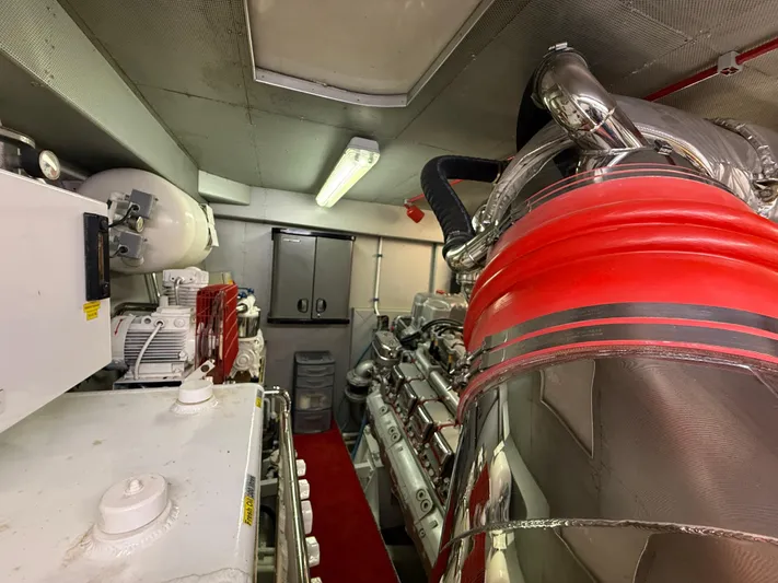 Arrivederci IV Yacht Photos Pics 