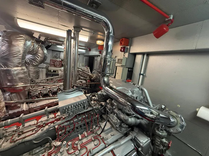 Arrivederci IV Yacht Photos Pics 