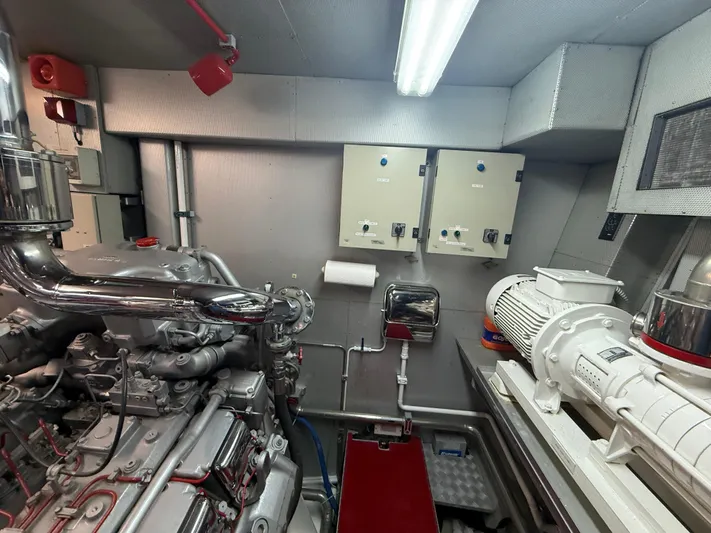 Arrivederci IV Yacht Photos Pics 