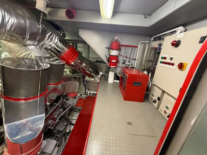 Arrivederci IV Yacht Photos Pics 