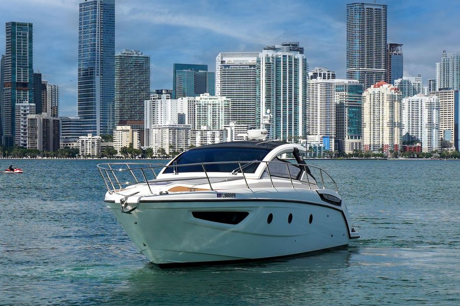 2014 Azimut Atlantis 38