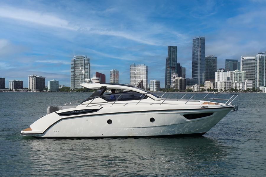 2014 Azimut Atlantis 38