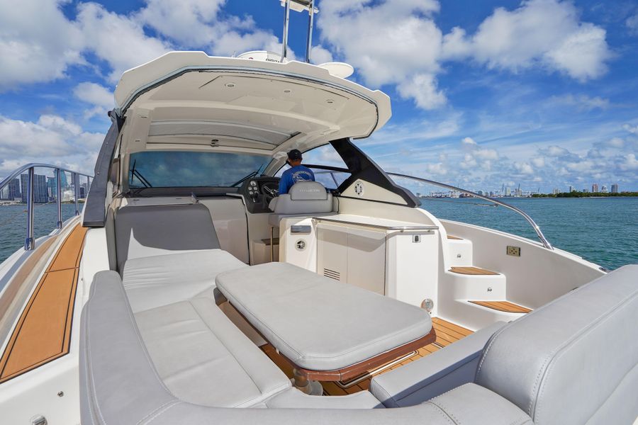 2014 Azimut Atlantis 38