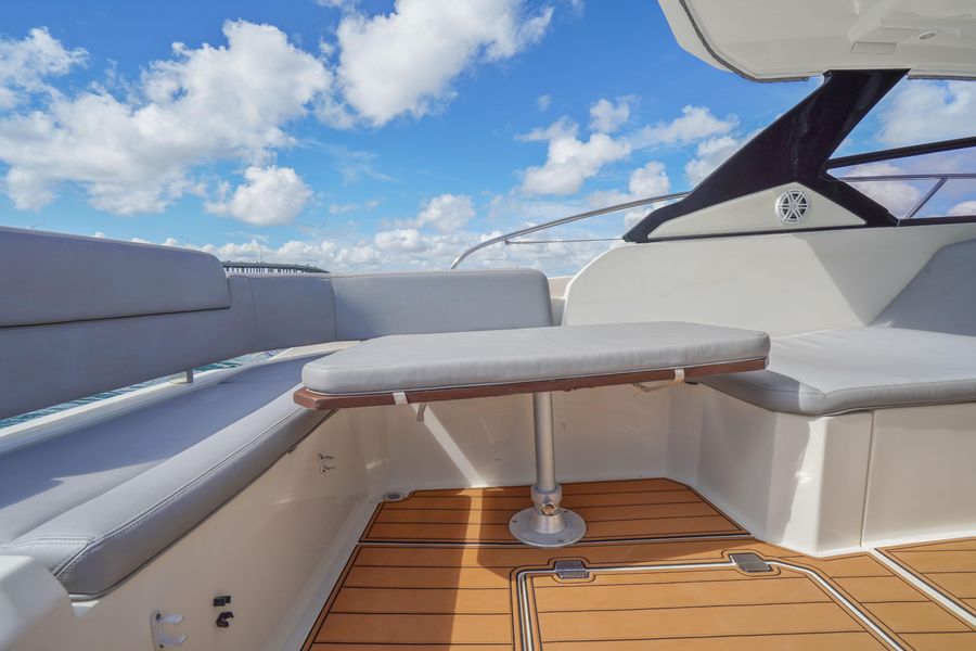 2014 Azimut Atlantis 38