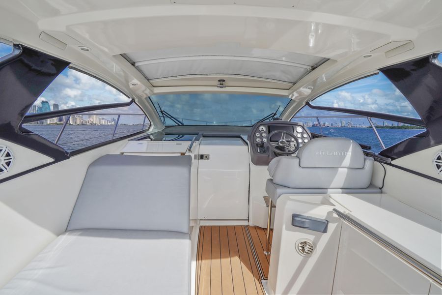 2014 Azimut Atlantis 38