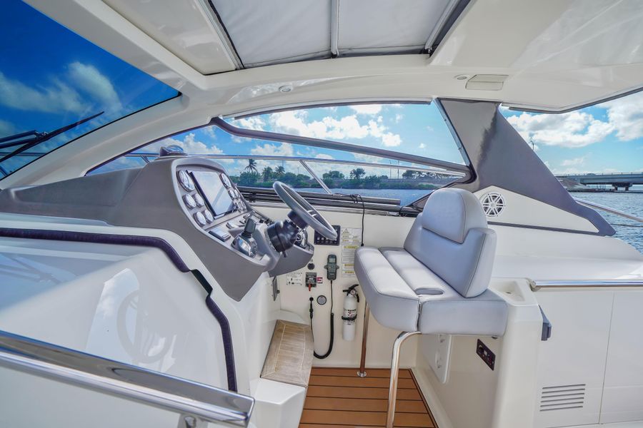 2014 Azimut Atlantis 38