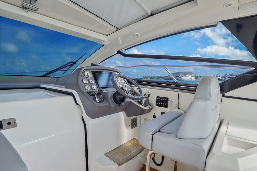 2014 Azimut Atlantis 38