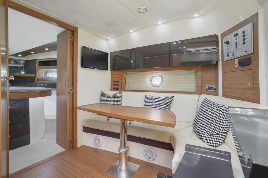 2014 Azimut Atlantis 38