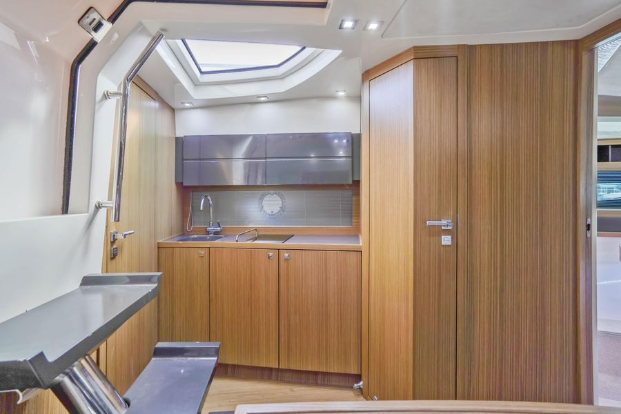 2014 Azimut Atlantis 38