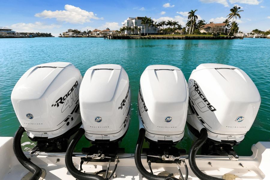 2019 Boston Whaler 420 Outrage