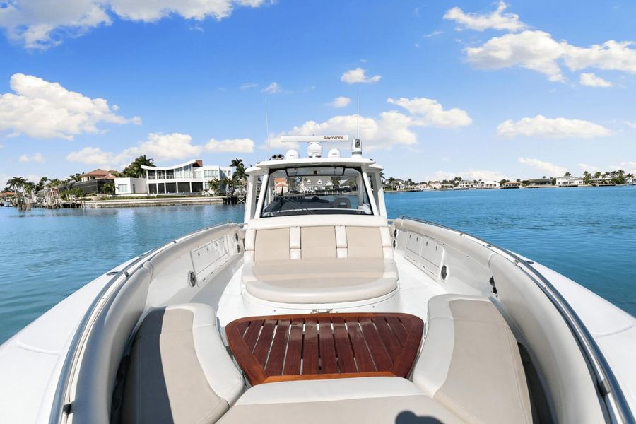 2019 Boston Whaler 420 Outrage