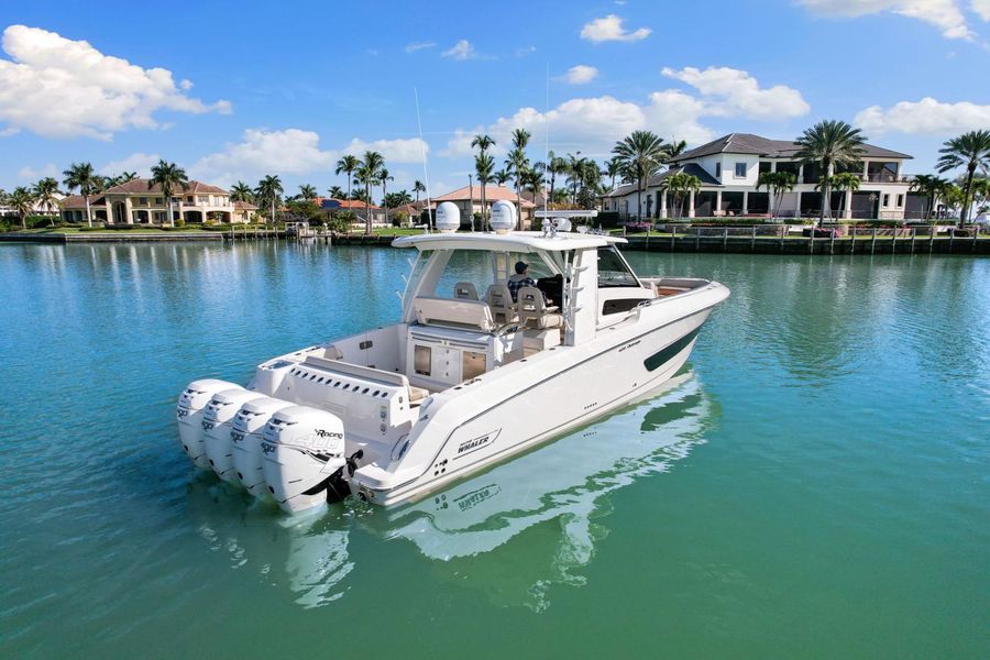 2019 Boston Whaler 420 Outrage