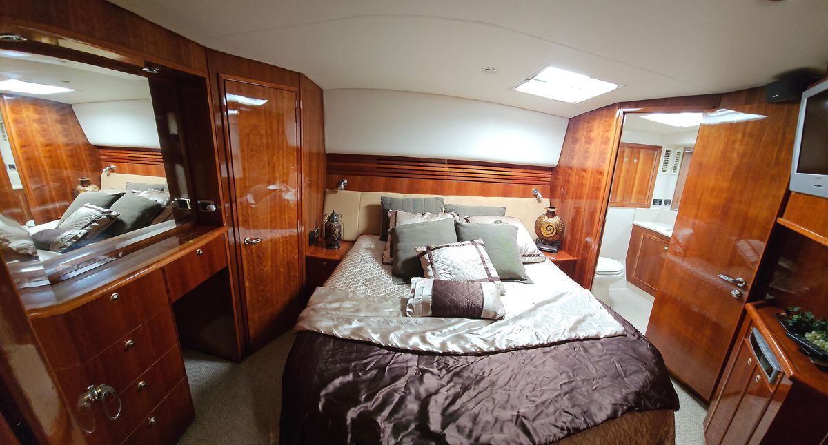 2004 Riviera 64 