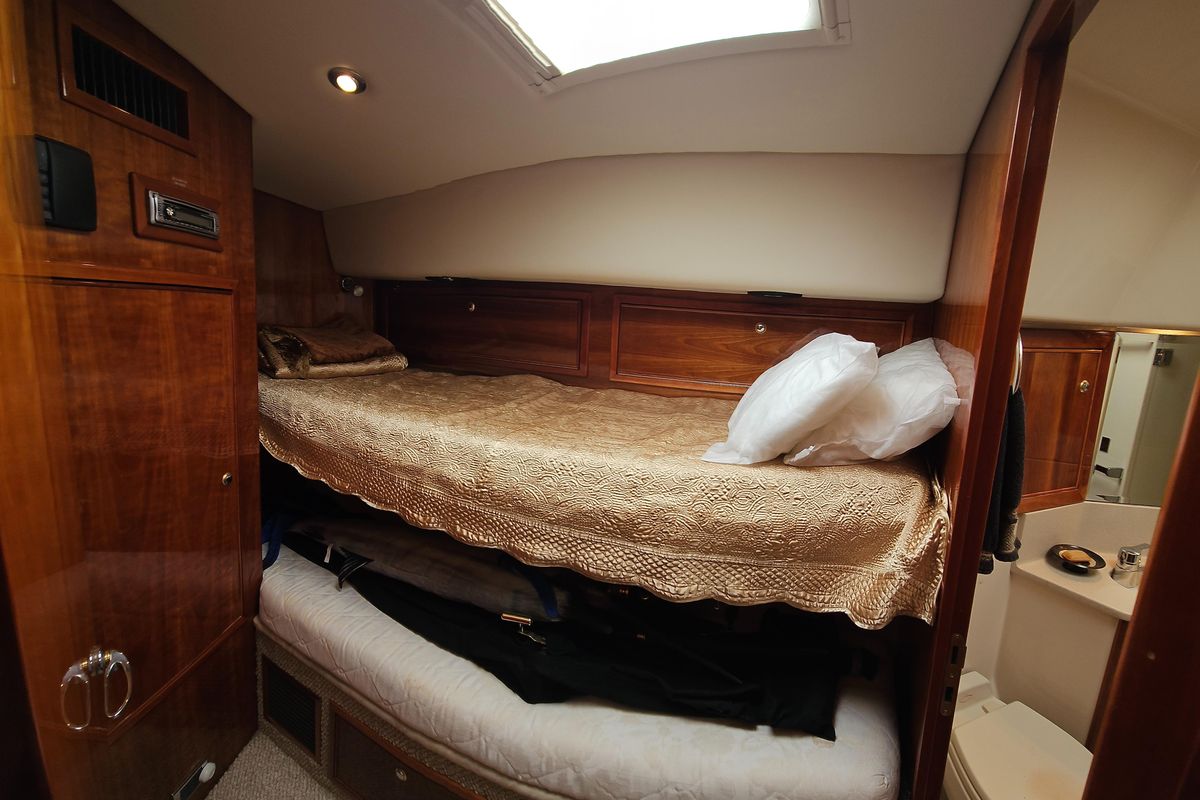 2004 Riviera 64 