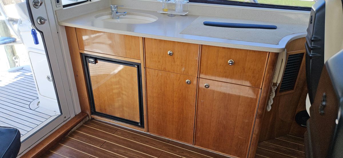 2004 Riviera 64 