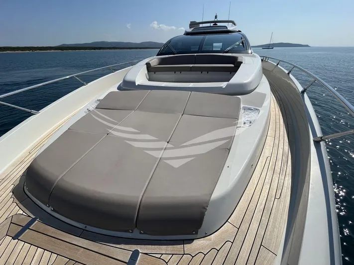  Yacht Photos Pics 8851323_20230607023046584_1_XLARGE.jpg
