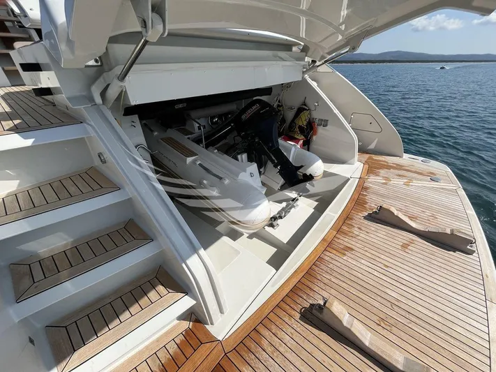  Yacht Photos Pics 8851323_20230607023158010_1_XLARGE.jpg