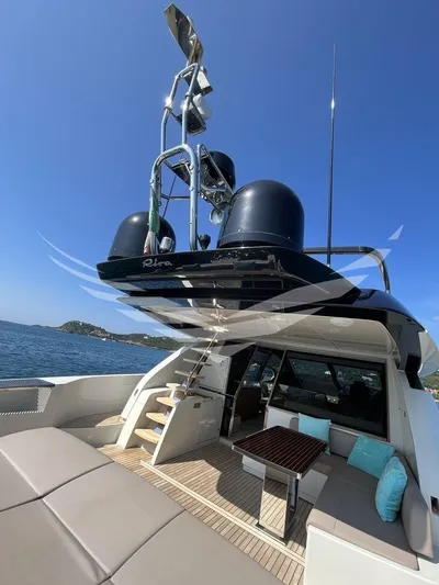  Yacht Photos Pics 8851323_20230607023153860_1_XLARGE.jpg