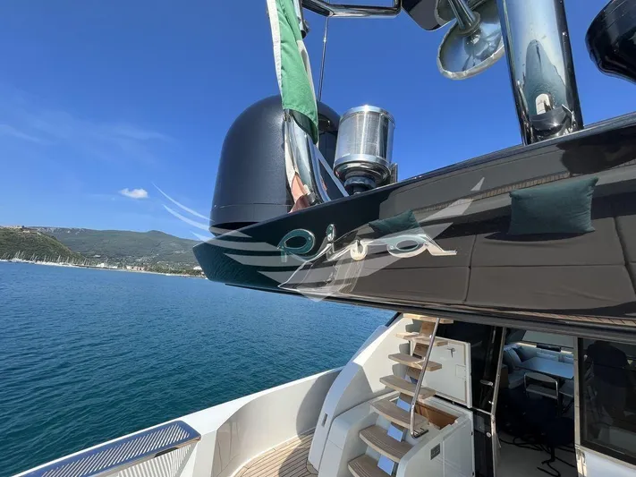  Yacht Photos Pics 8851323_20230607023155931_1_XLARGE.jpg