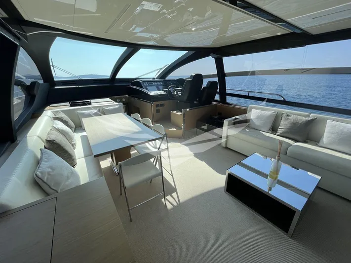  Yacht Photos Pics 8851323_20230607023021578_1_XLARGE.jpg