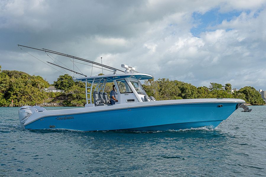 2021 Everglades 335