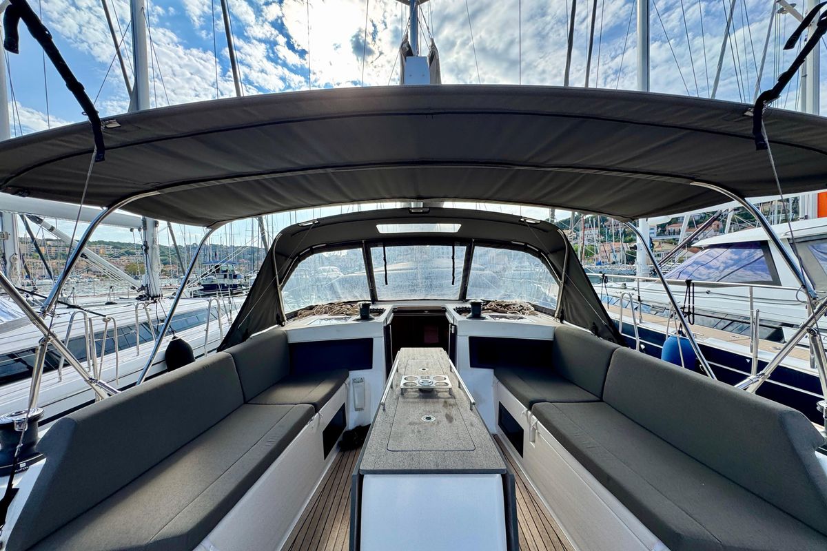 2023 Dufour 47 