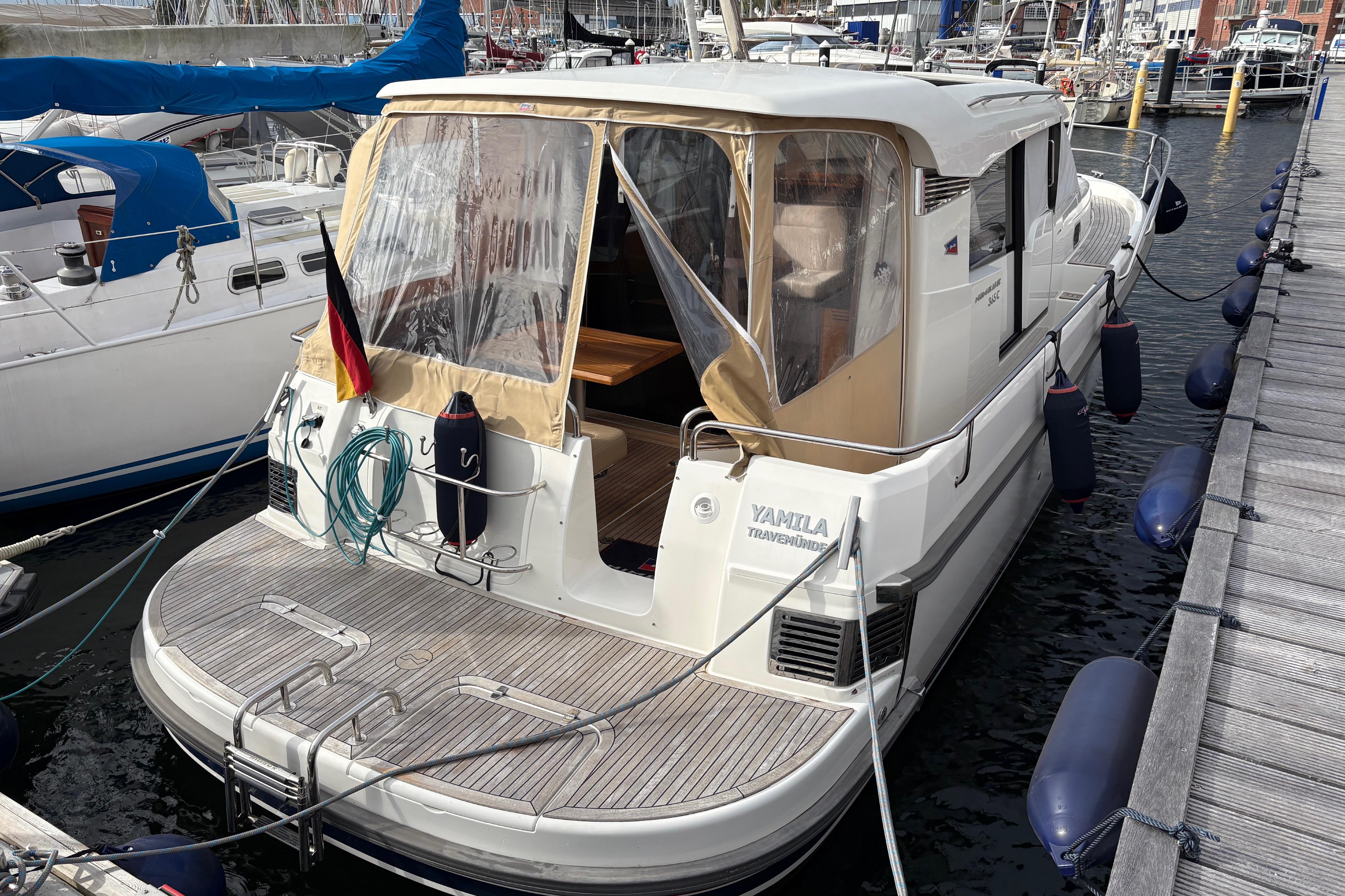 2020 Nimbus 365 Coupe