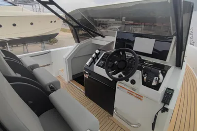 De Antonio Yachts D36