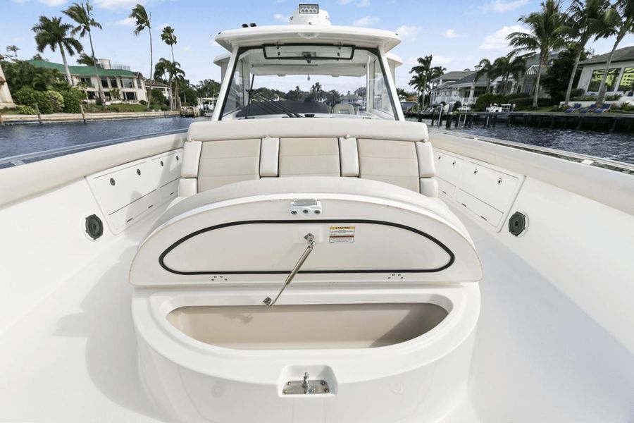 2019 Boston Whaler 420 Outrage