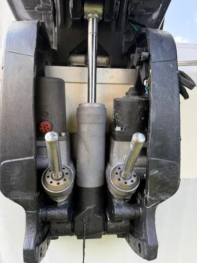  Yacht Photos Pics Close-up of 2008 Hydra-Sports Vector 2800 WA boat engine components.