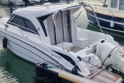 2019 Beneteau Antares 8 HB
